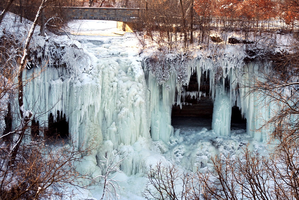 frozen minnehaha falls | Jim Winstead | Flickr