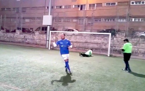 Roberto Santos marca el penalti decisivopara BBVA Ubeat
