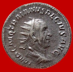Roman Silver Antoninianus of Trajan Decius obverse