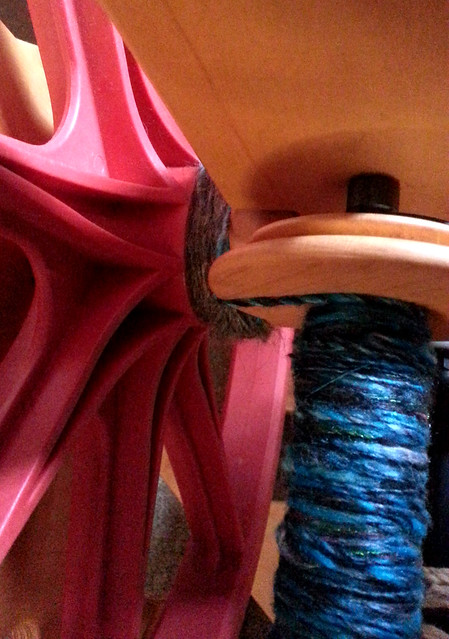 Tour de Fleece 2015 Day
1 July 4 - How to Waste Nearly Half an Hour of Spinning
Time