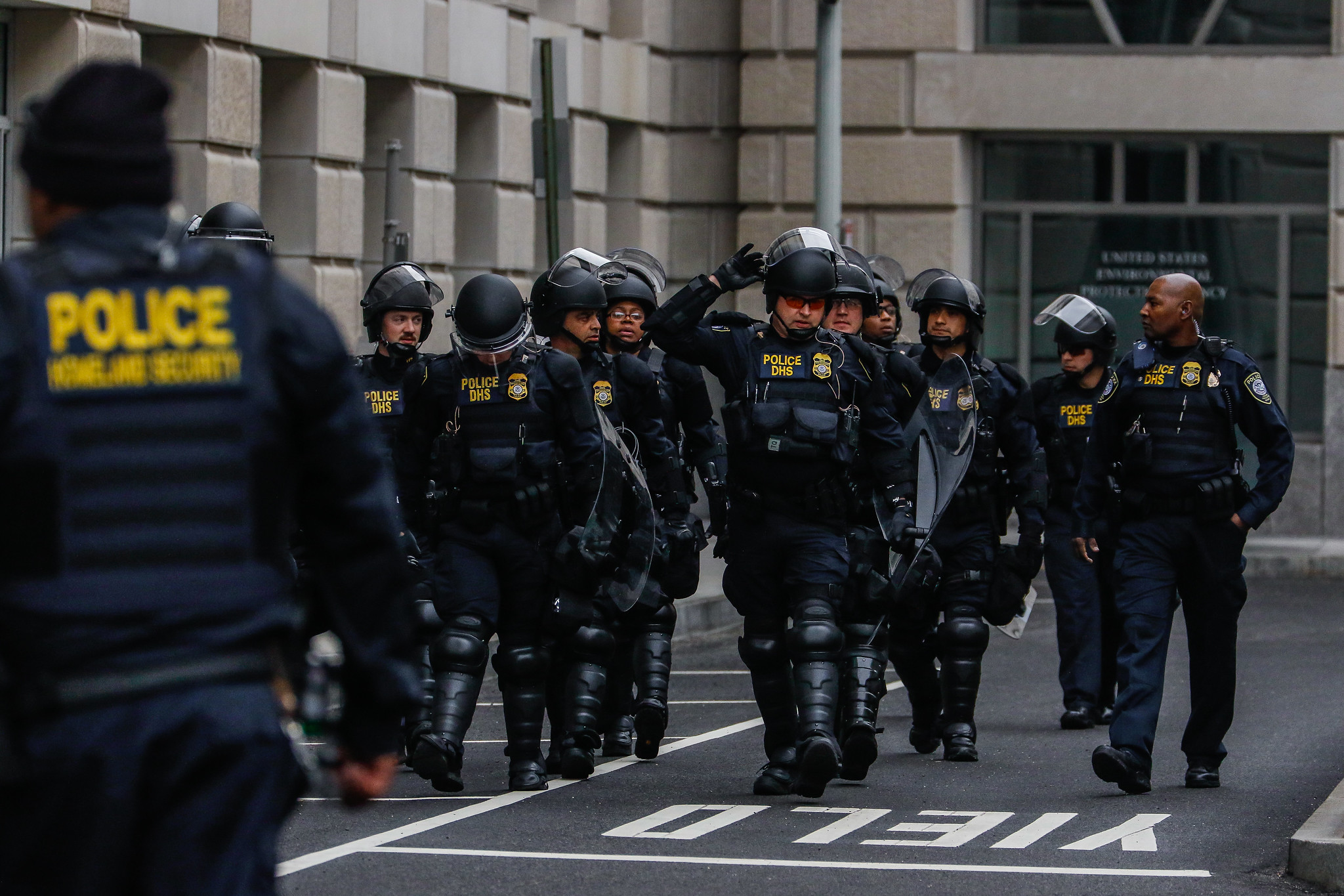 Department of Homeland Security riot police [OC][2048 x 1365] : policeporn