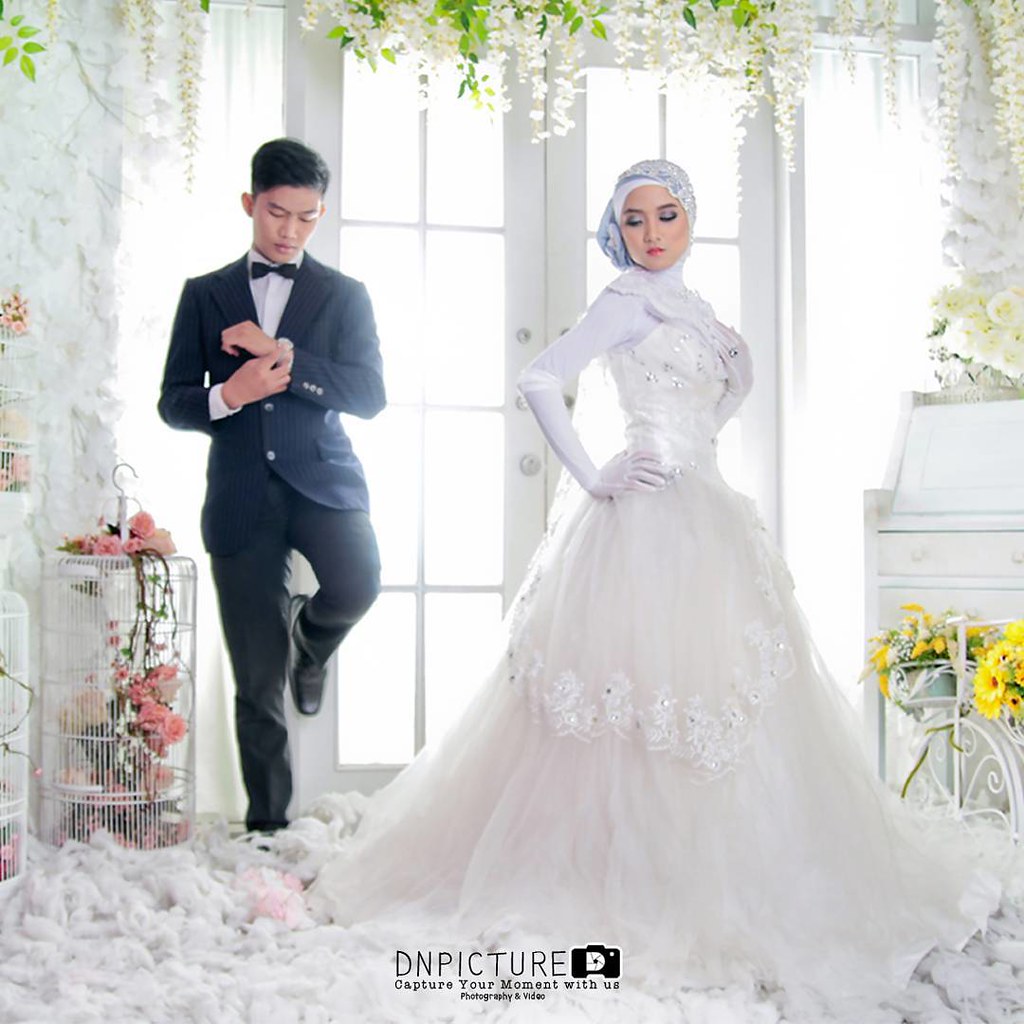 Foto Prewedding Indoor Hijab Desain Pernikahan