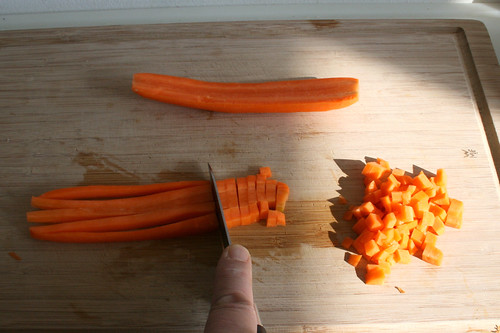 25 - Möhre würfeln / Dice carrot