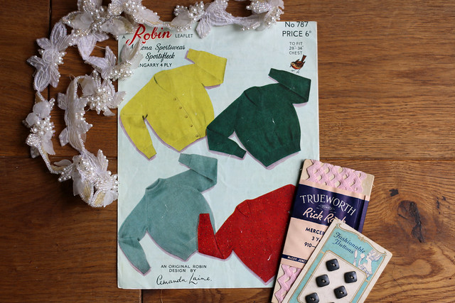 Vintage Knitting Pattern & Sewing Notions