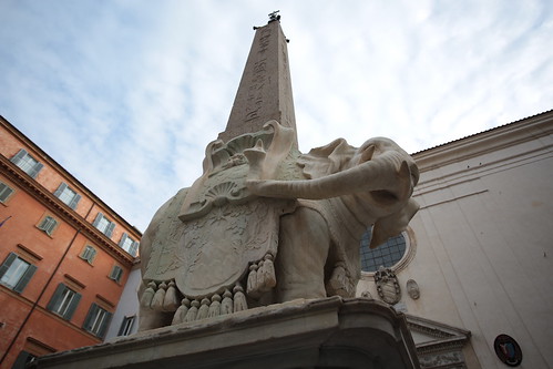 Piazza della Minerva: obelisco del Bernini