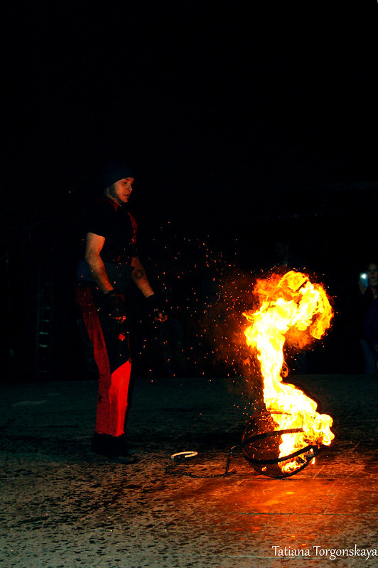 Огненное шоу в парке "Бока"