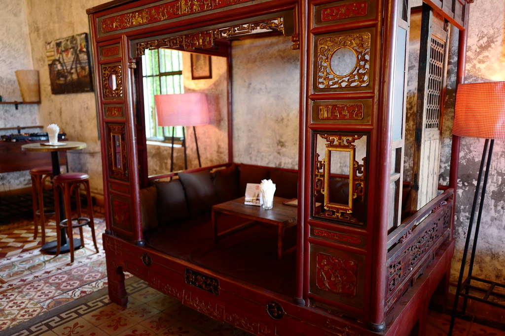 CHINESE HOUSE