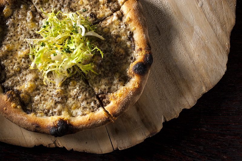 Black truffle and fontina cheese pizza