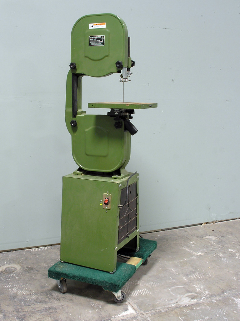Central Machinery 14 inch 4-speed band saw | Manufactured De… | Flickr