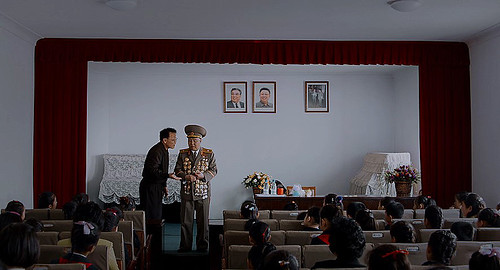 映画『太陽の下で-真実の北朝鮮-』 © VERTOV SIA,VERTOV REAL CINEMA OOO,HYPERMARKET FILM s.r.o.ČESKÁ TELEVIZE,SAXONIA ENTERTAINMENT GMBH,MITTELDEUTSCHER RUNDFUNK 2015