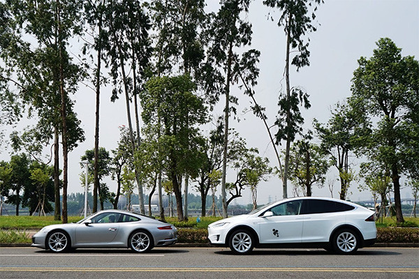 Owners in the eyes of the Tesla MODEL and 8 x 7 big advantages disadvantages 