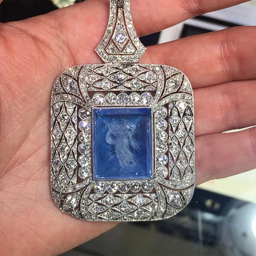 Amazing carved sapphire and diamond pendant from @underthecrownjewelry Thanks for letting me play! #GemGossipdoesVegas #lasvegasantiquejewelryshow