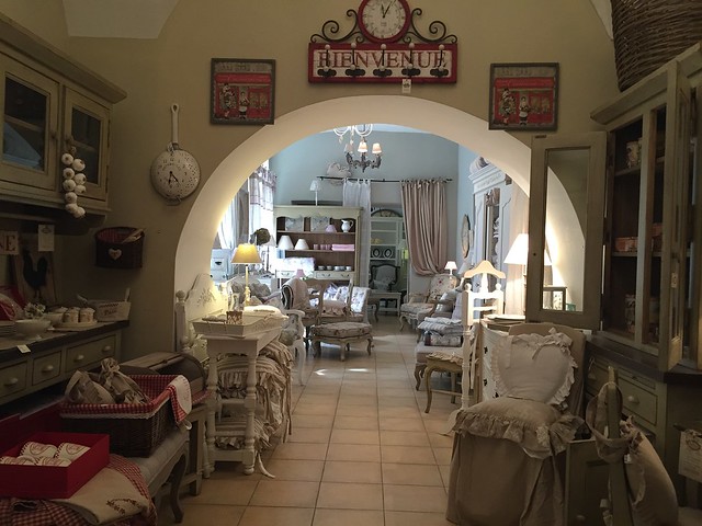 French decor store