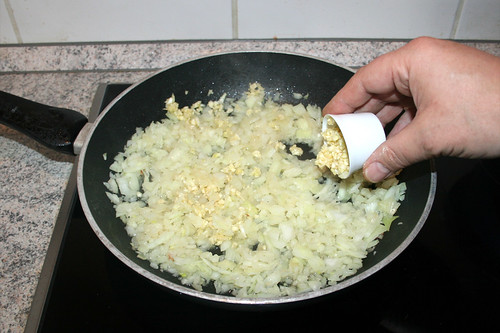 29 - Knoblauch hinzufügen / Add garlic
