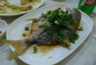 Temple St Night Market - Food scene fish