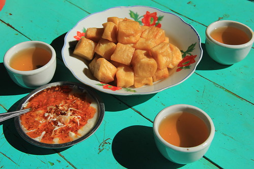 Deep fried tofu with spicy dip, Kalaw to Inle Lake Trek