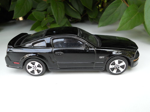 Ford Mustang GT (2006) – Bburago2