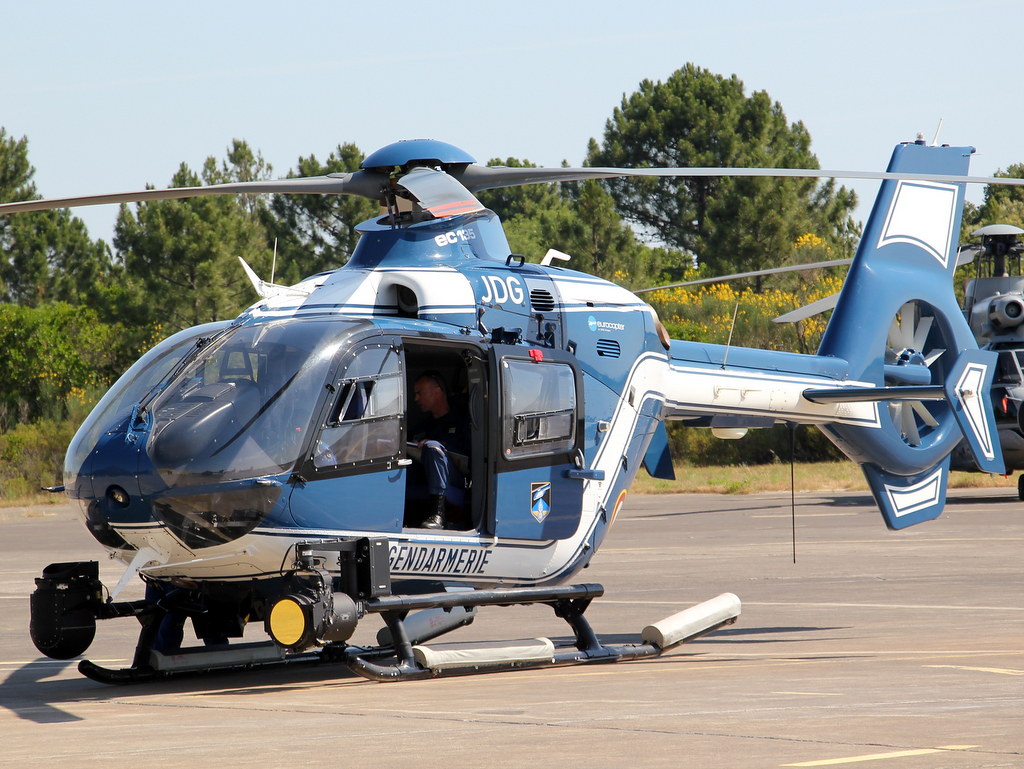 Eurocoptère EC135 Gendarmerie Nationale! 18675724176_c3bbfeafea_b