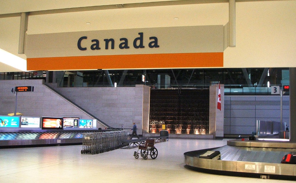 domestic travel canada airport arrival time