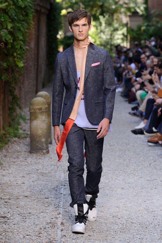 SS16 Milan Andrea Pompilio002_Tom Coysman(fashionising.com)