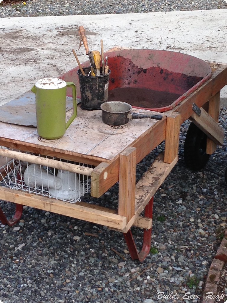Mud Kitchen by Julie at Build, Sew, Reap