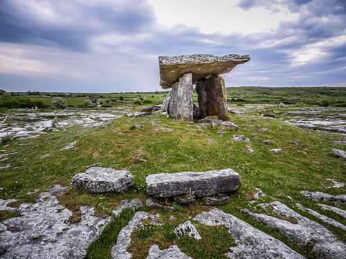 Poulnabrone Wedge Tomb-033