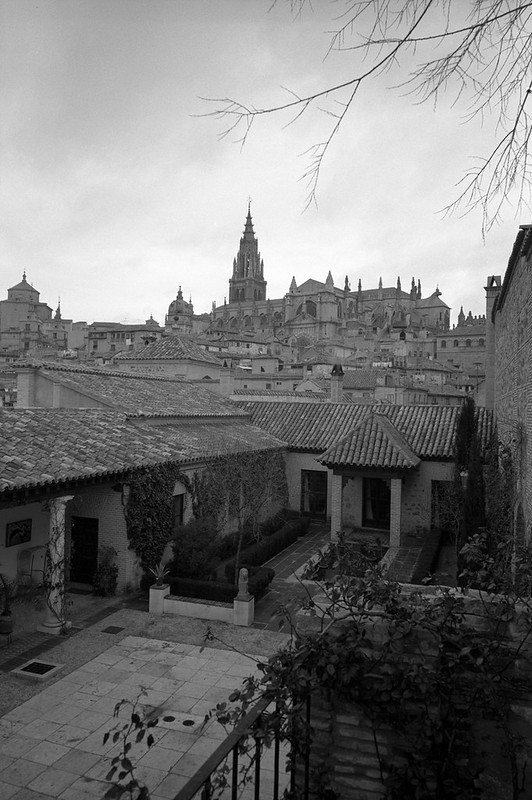 Vista de la Catedral desde el jardín del Palacio de Munárriz en 1966 © Paco Gómez/Fundació Foto Colectania
