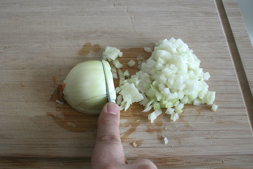 15 - Zwiebel würfeln / Dice onion