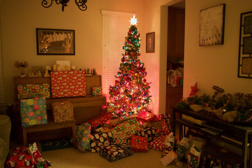 Christmas Tree with presents