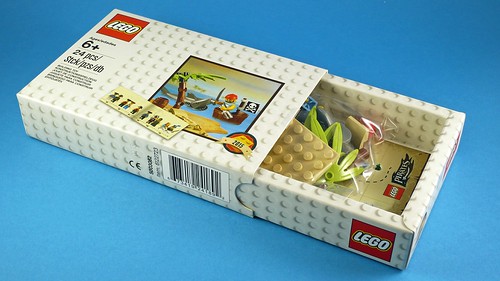 LEGO Pirates 5003082 Classic Pirate Minifigure box04