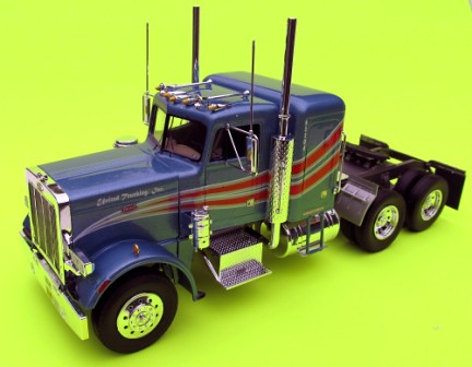 Peterbilt 359 Conventional Tractor 1 25 Scale Revell Model