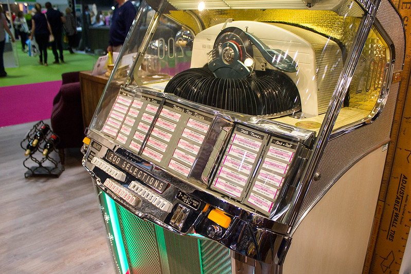 retro-jukebox-ideal-home-show