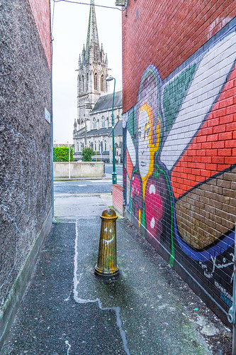  STREET ART AND GRAFFITI - SAINT PETERS LANE DUBLIN 004 