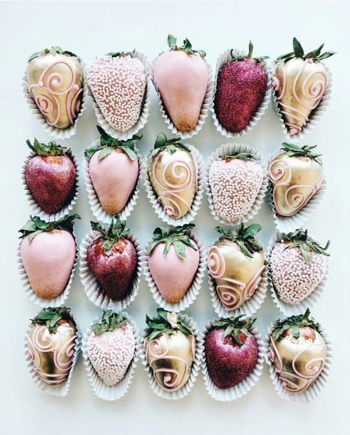 tumblr_sheloveitxo strawberry
