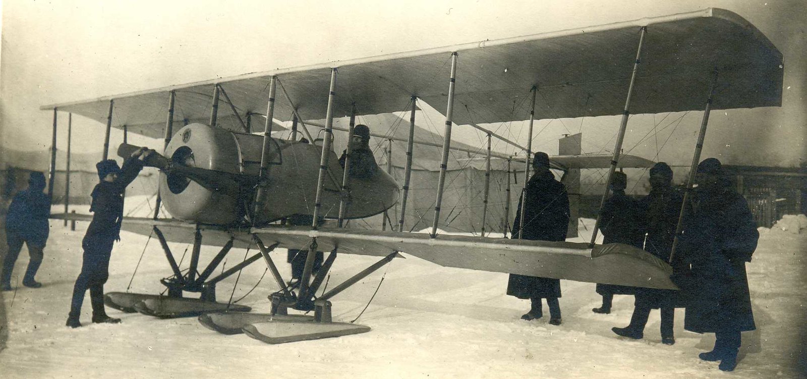 Первая п четвертая т. Самолет Пороховщиков. Пороховщиков-1 самолет. 1910 Год- моноплан а.с. Кудашева.