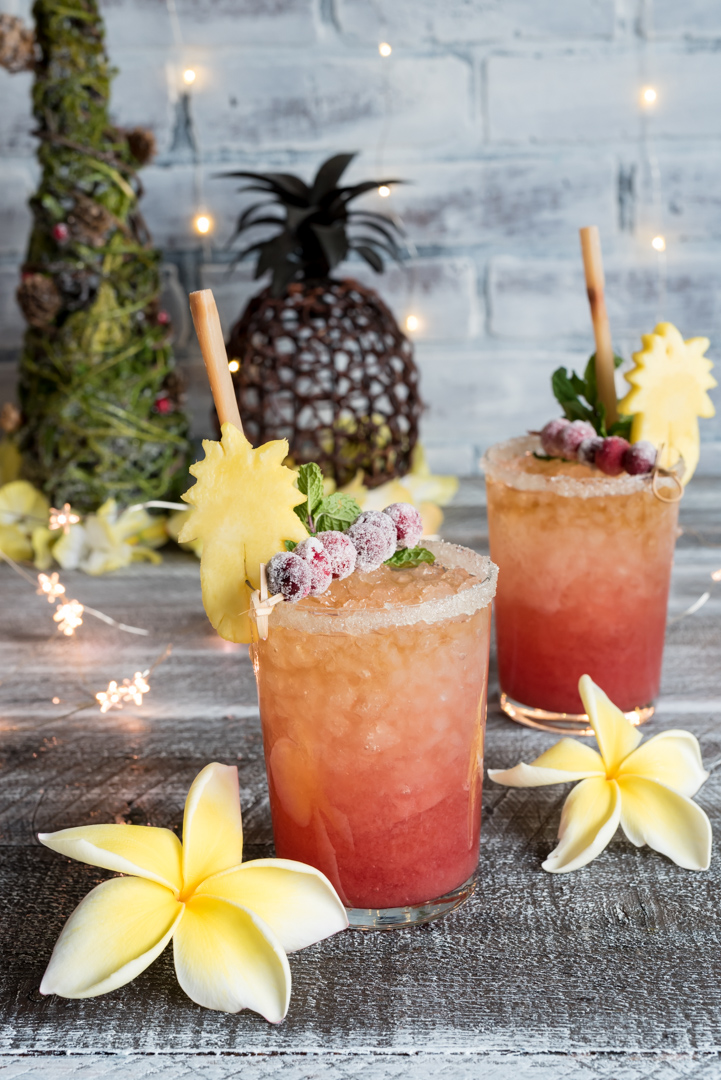 Mele Kalikimaka Mai Tai ( Christmas Mai Tai) #Drinkmas www.pineappleandcoconut.com