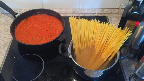 Spaghetti kochen / Cook spaghetti