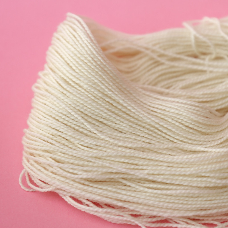 Favourite Sock – undyed/natural superwash merino 4 ply yarn 100g – natural