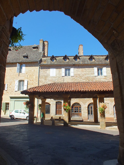 Lacapelle-Marival - La halle du XVe siècle
