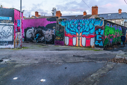  STREET ART AND GRAFFITI - SAINT PETERS LANE DUBLIN 002 
