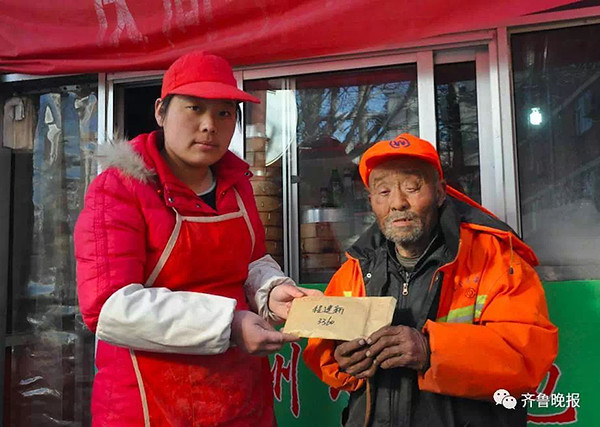 Warm smell | Shandong sanitation worker 70 years old three months lost salary, netizens clubbed together to pretend to pick up return