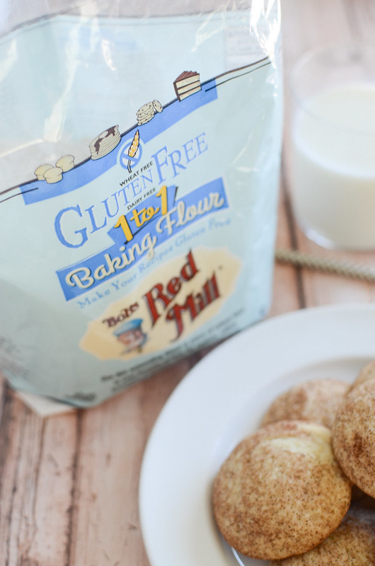 Gluten Free Snickerdoodles - easy gluten free Christmas cookie recipe! Soft and chewy cookies rolled in cinnamon sugar.