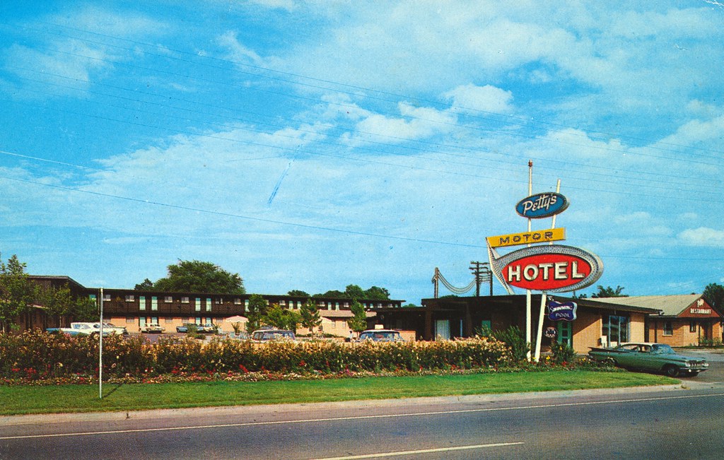Petty's Motor Hotel and Restaurant - Lufkin, Texas