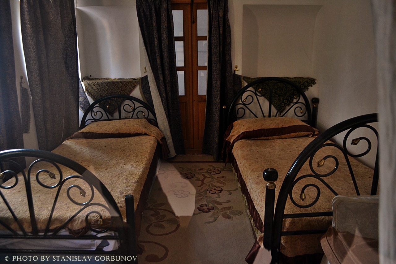 Непредсказуемые отели Ирана – сложности, разводы, открытия и разоблачения hotels15