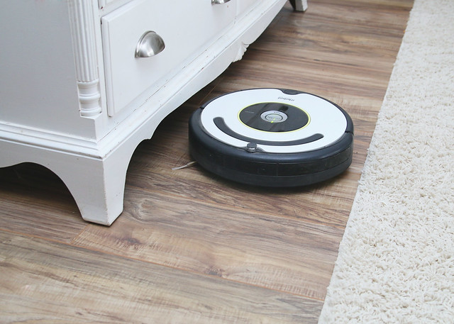 Roomba Cleaning Laminate Floors