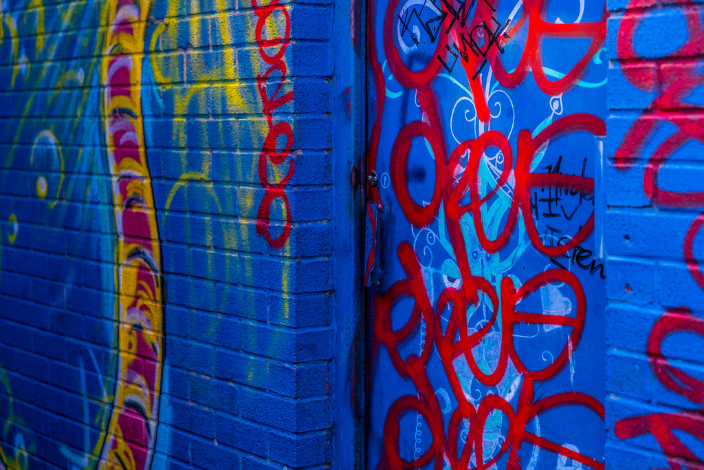  STREET ART AND GRAFFITI - SAINT PETERS LANE DUBLIN 007 