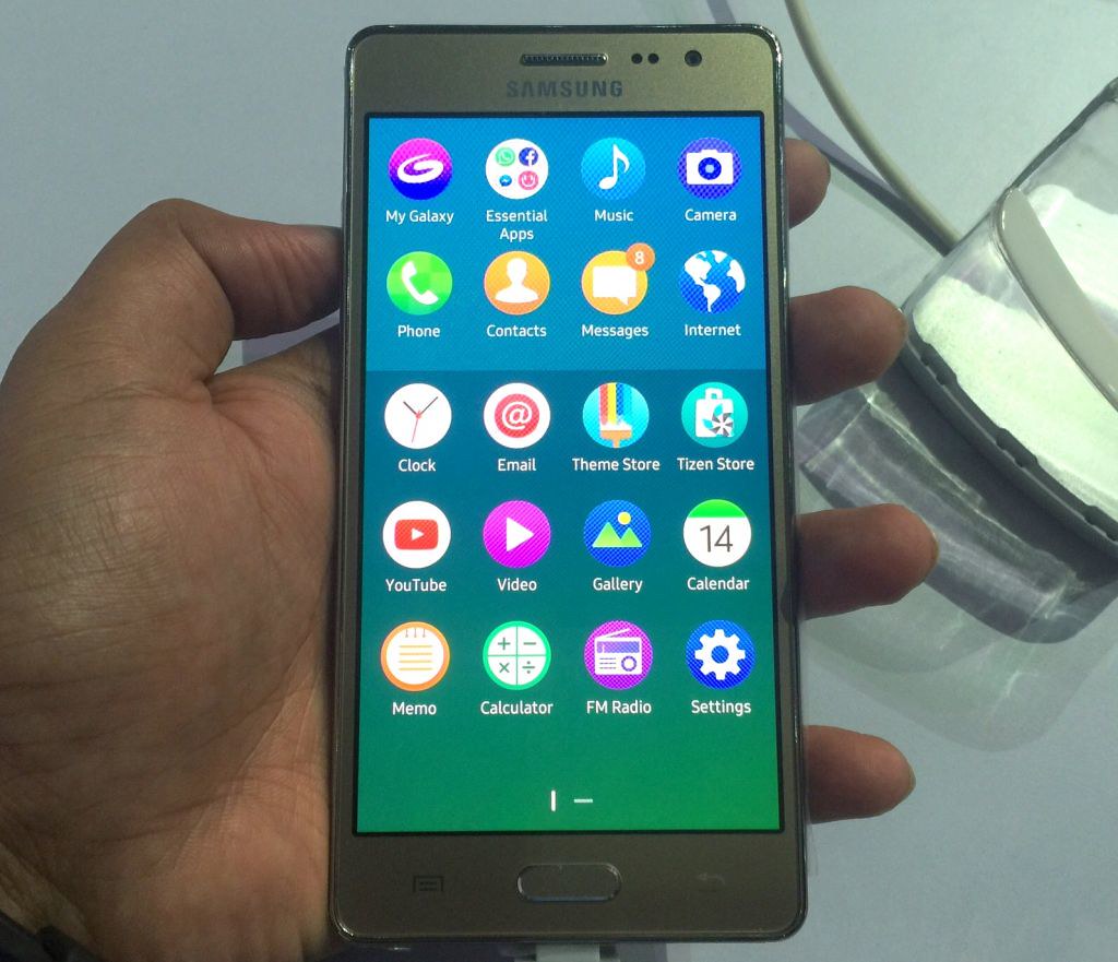 Samsung may refuse to give up hope to push high-end Tizen mobile phone