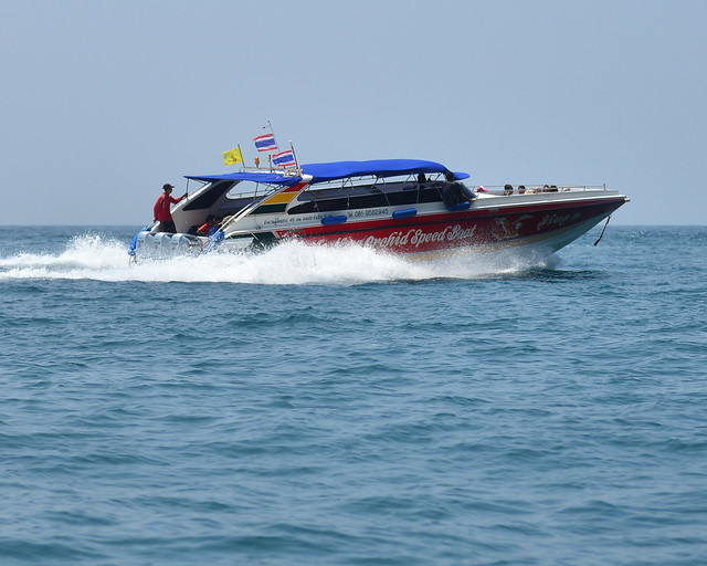 Speed Boat, una lancha rápida, en las playas de Tailandia