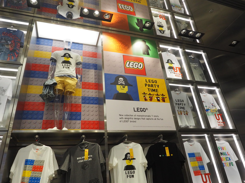 LEGO Uniqlo T-Shirts 2017