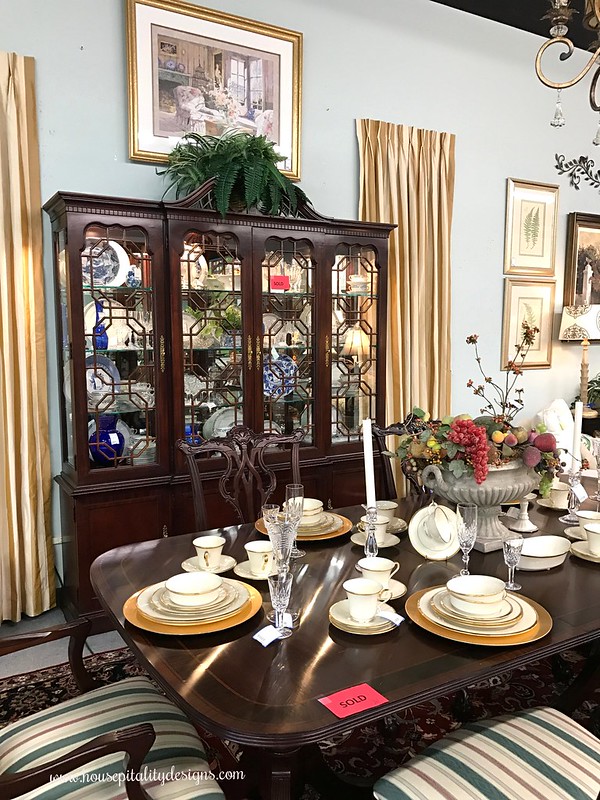 Consignment shop-Dining Room-Housepitality Designs